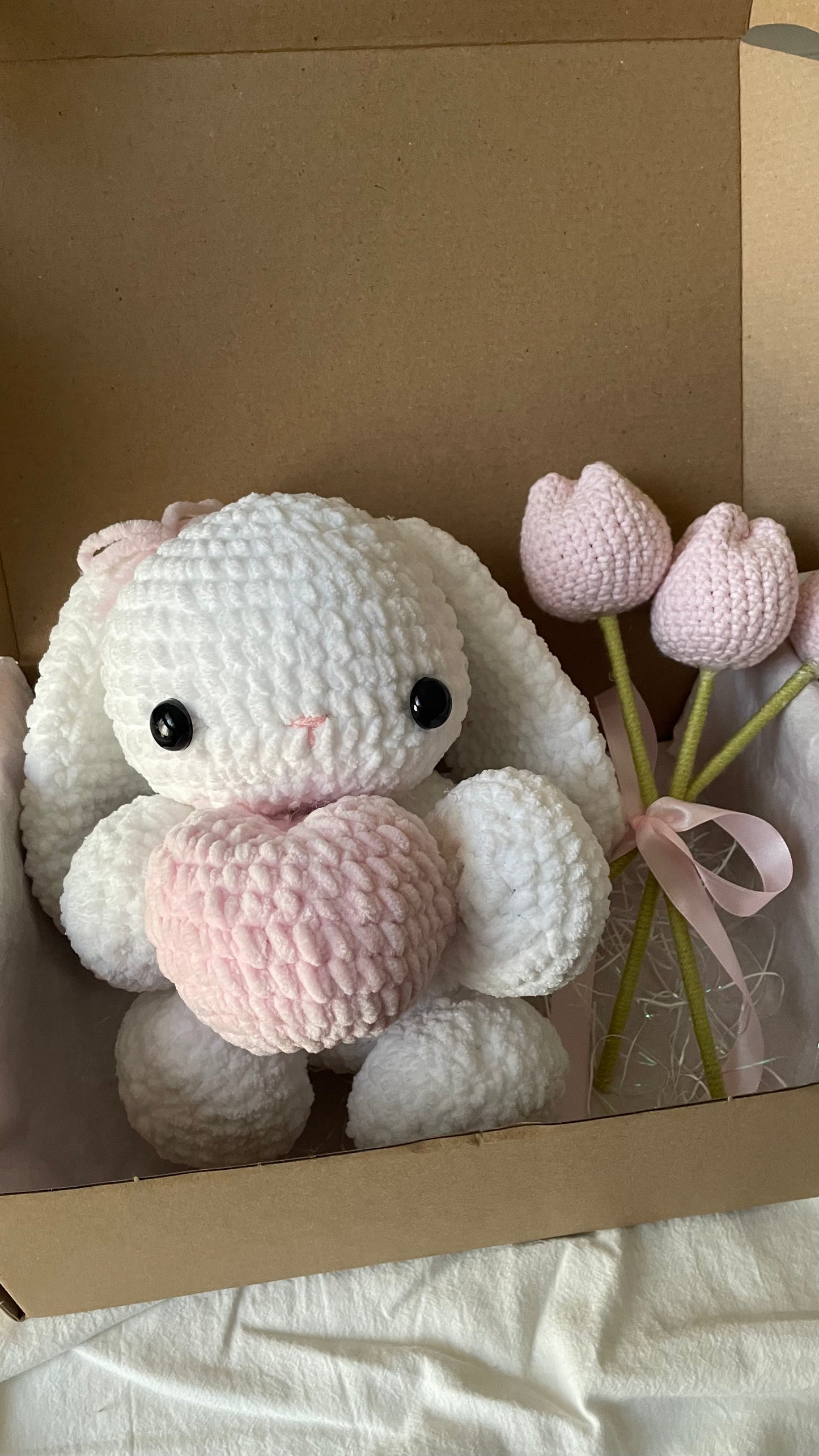 pink heart tulip bunny box